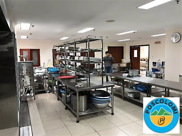 Khu bếp ăn chuyên gia phục vụ cho hơn 300 suất ăn