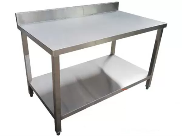 Bàn inox có 1 giá phẳng dưới có gáy
